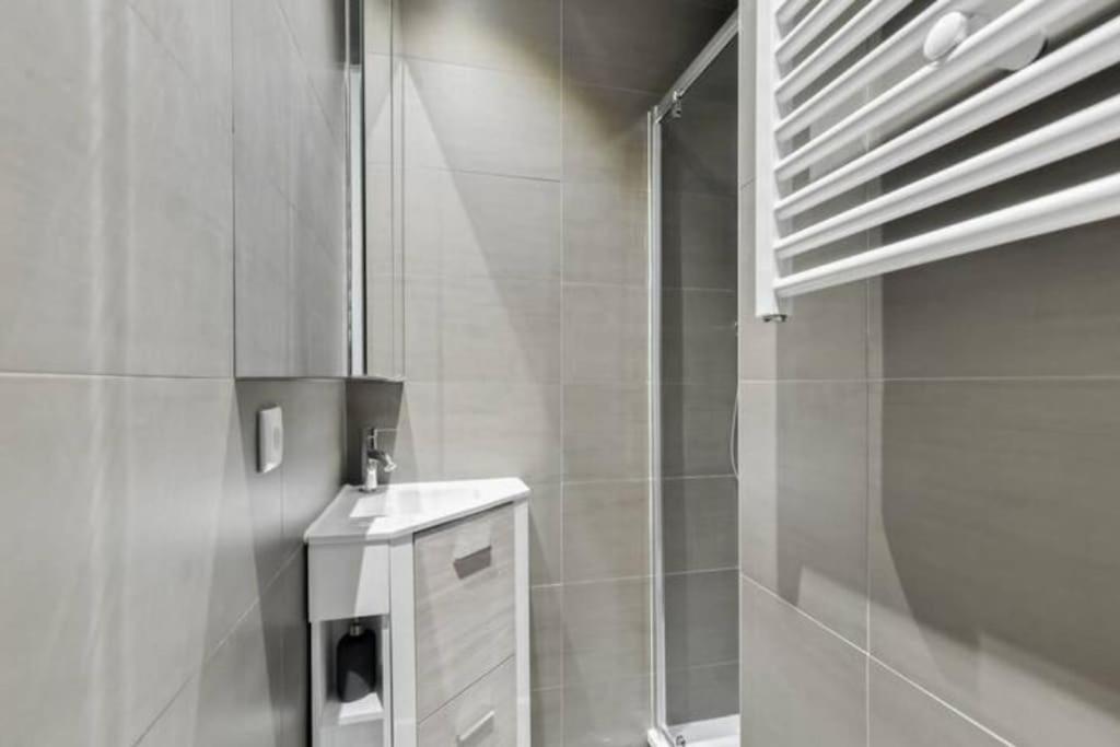 Charmant Appartement Entier A Montmartre Pour 4 Paris Extérieur photo